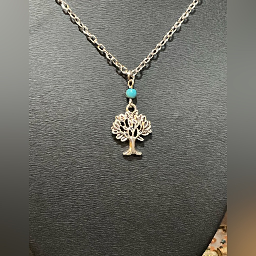 Silver tree necklace and earring set - Picture 2 of 6